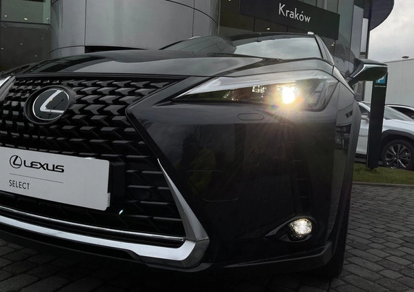 Lexus UX cena 159900 przebieg: 3297, rok produkcji 2022 z Kraków małe 596